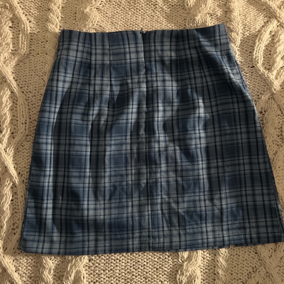brandy melville blue plaid skirt - Picture 2 of 2